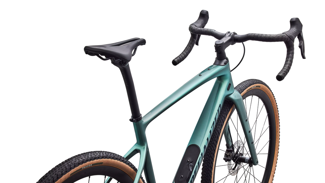 Specialized Diverge 4 Expert Di2 gravel bike in Fjord Metallic/Emerald Metallic, cockpit detail