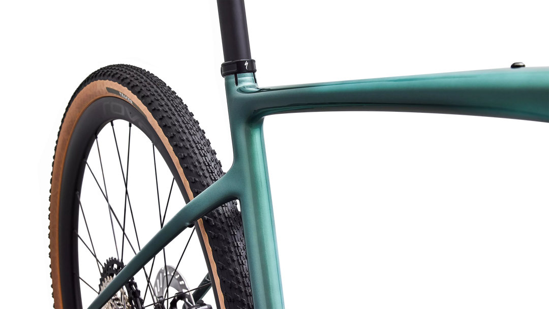 Specialized Diverge 4 Expert Di2 gravel bike in Fjord Metallic/Emerald Metallic, seatpost and storage detail