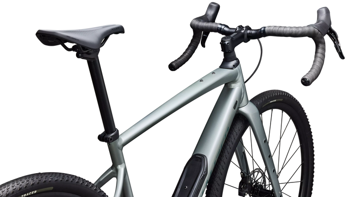 Specialized Diverge 4 Comp Alloy gravel bike in Satin Shadow Silver/Fjord Metallic, cockpit detail