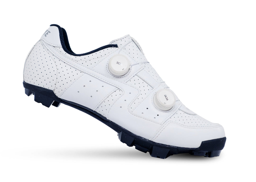 MX30G Wide White/White Microfiber
