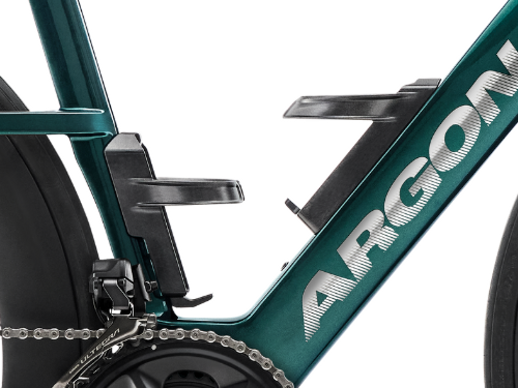Integrated aero bottle cages on the Argon 18 Nitrogen
