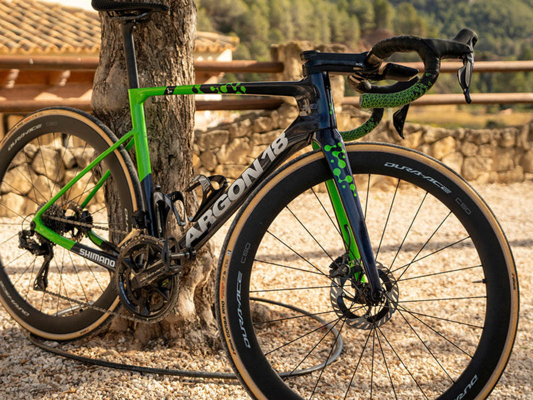 Argon 18 Sum Pro parked by the roadside