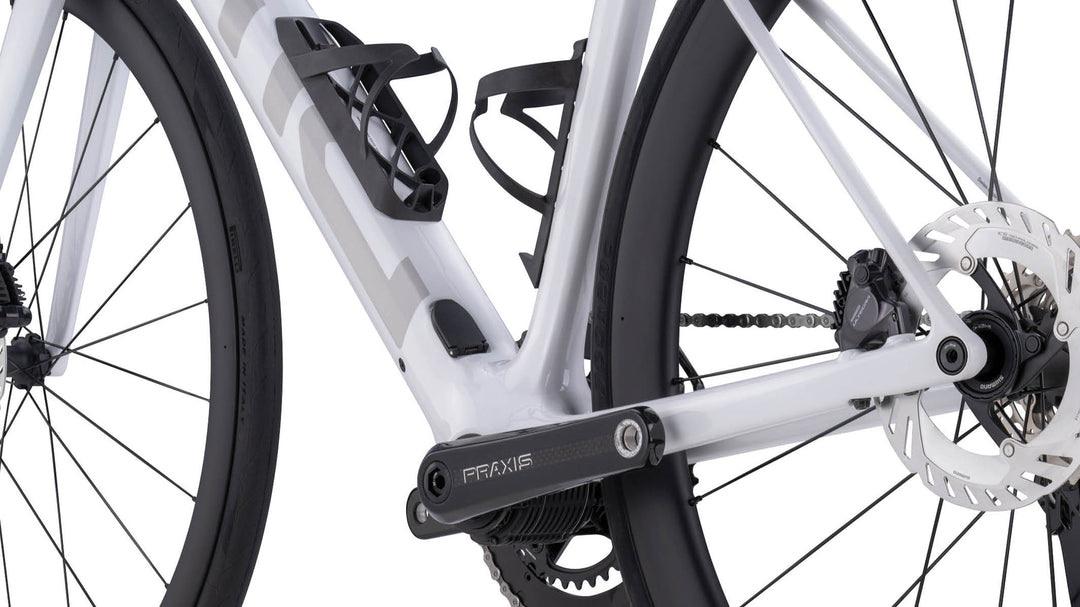 BMC Teammachine 01 AMP TWO e-road bike in Metallic White, view 4 of 5