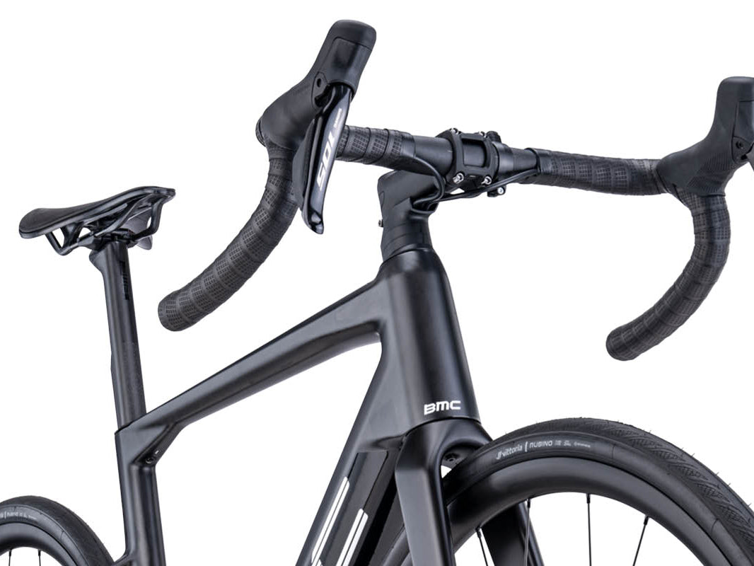 BMC Roadmachine 01 AMP ONE – Fast and Forgiving