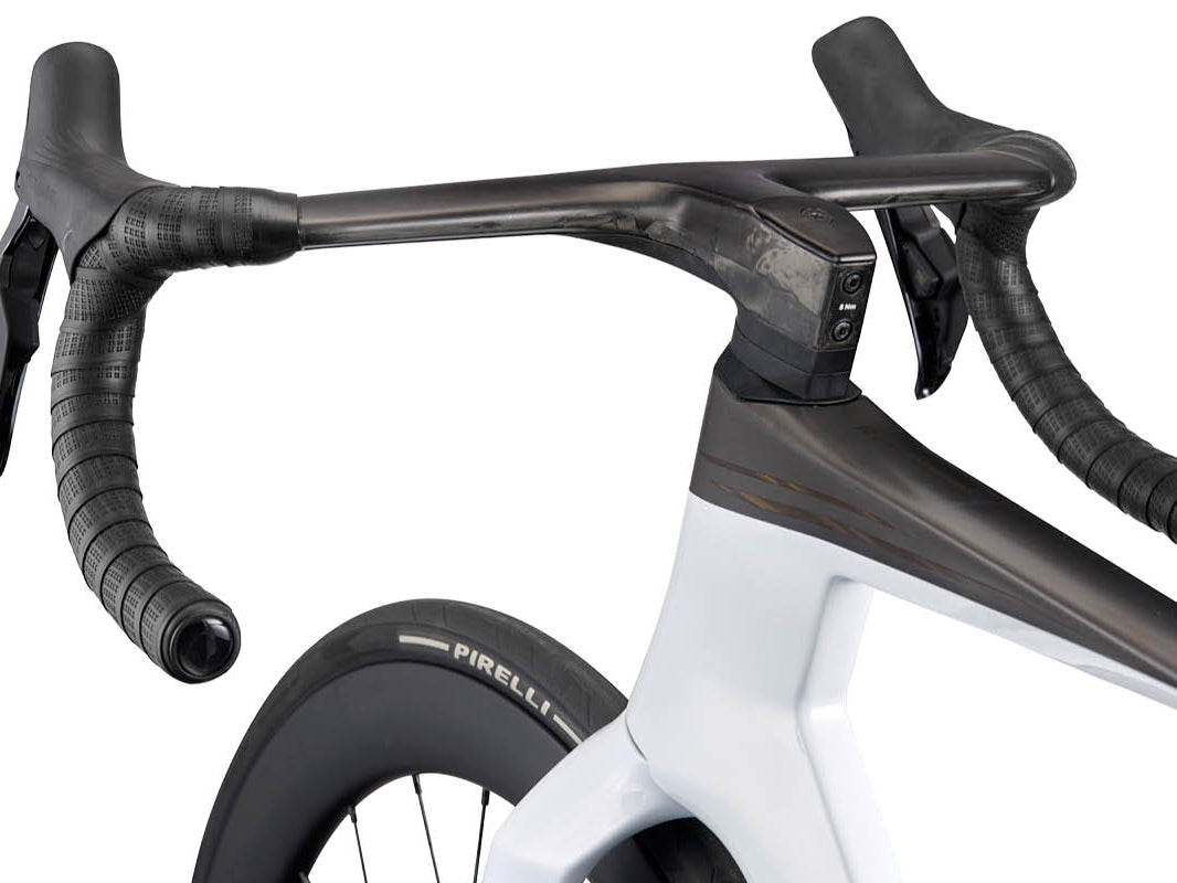 BMC Teammachine R 01 TWO – ICS Carbon Aero Cockpit