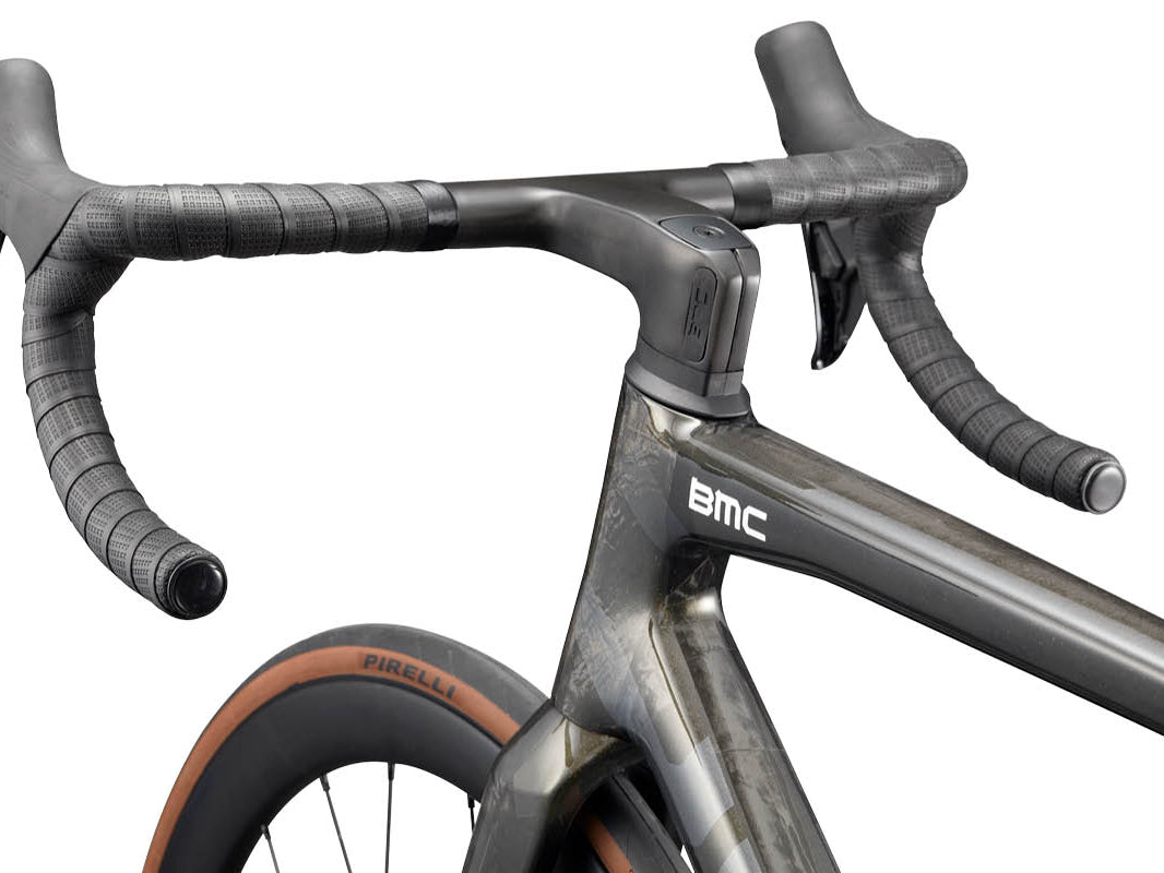 BMC ICS Carbon Evo one-piece cockpit