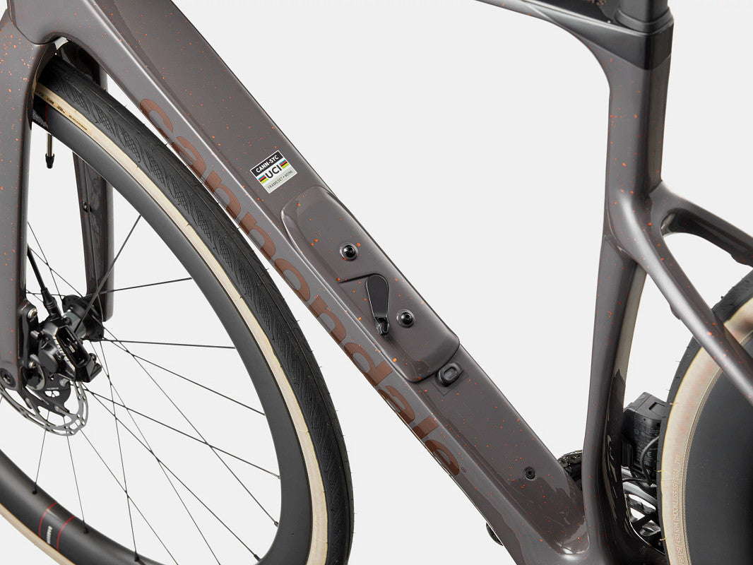 StashPort downtube storage on the Cannondale Synapse Carbon 2 SmartSense