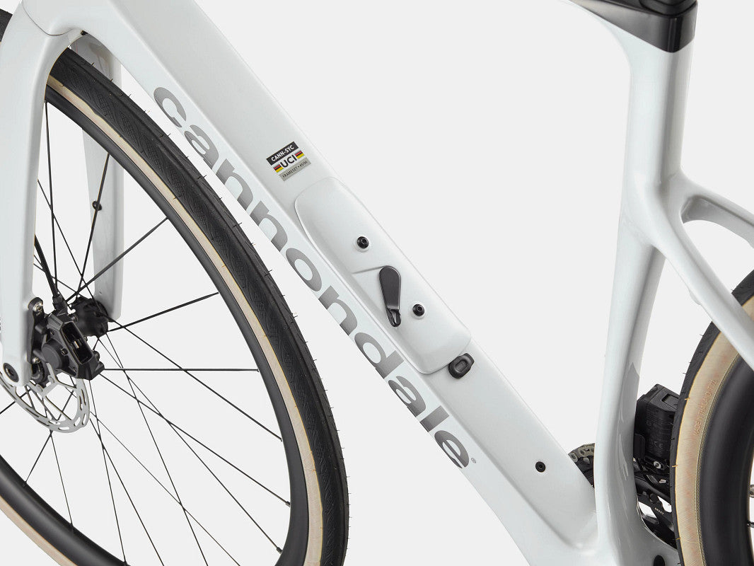 StashPort downtube storage on the Cannondale Synapse Carbon 3 SmartSense