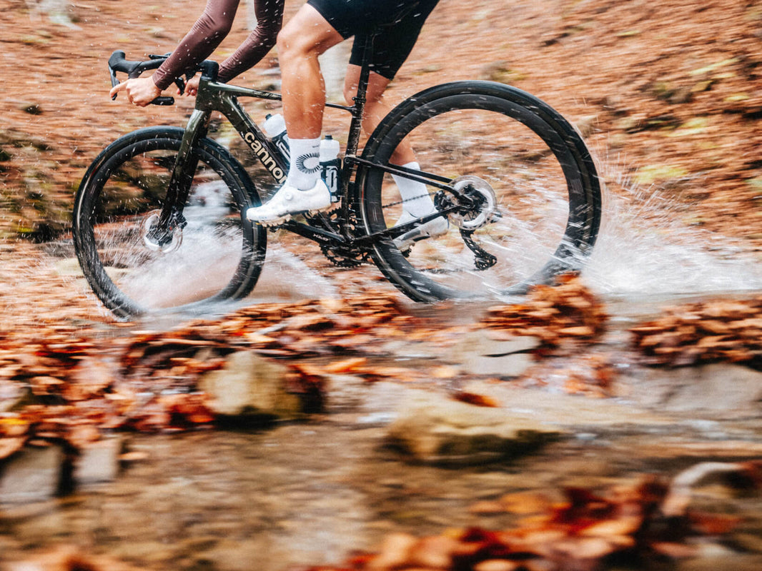 Cannondale Topstone Carbon ridden through autumn leaves
