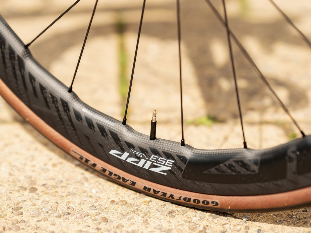 Zipp 353 NSW wheel on the Parlee Ouray build