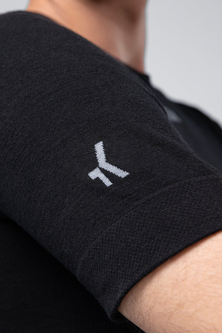 Gobik Winter Merino Short Sleeve Base Layer Coal - detail