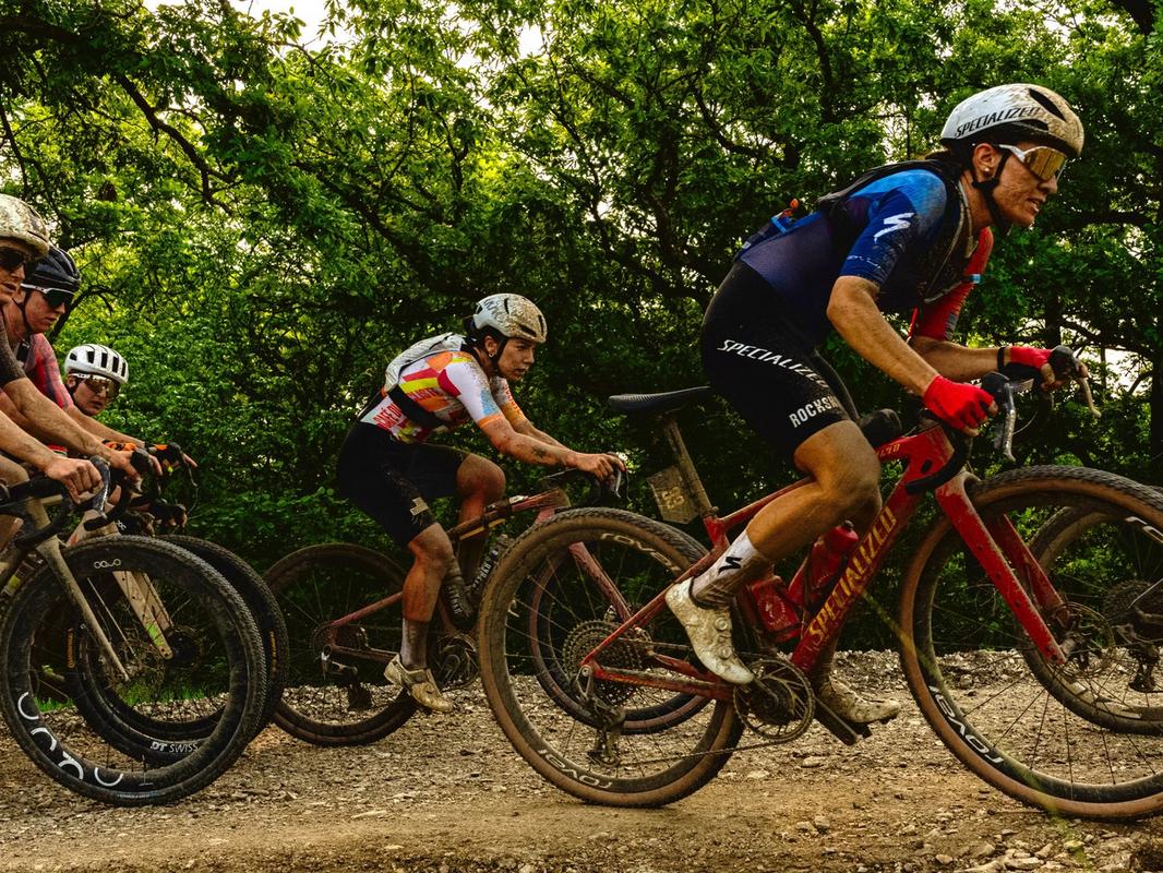 Specialized Off-Road Team racing Diverge 4 bikes