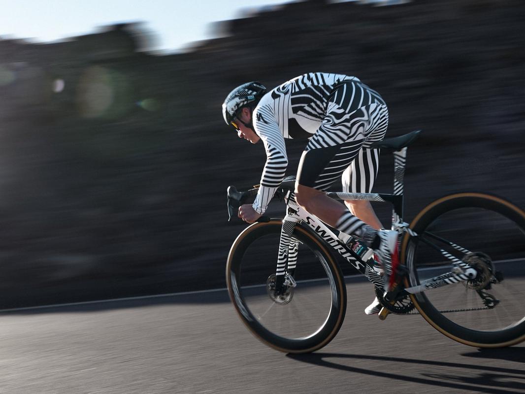 Rider cornering on a Specialized Tarmac SL9 – fastest road bike ever made